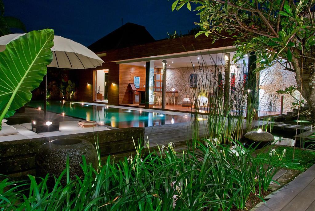 Eko Villa Seminyak - Tropical Villa, Walk To Beach Exterior foto